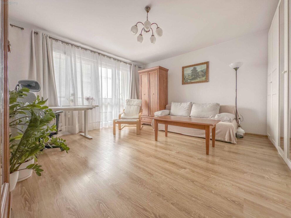 os. Piastów, przestronne, osobna kuchnia, duży balkon