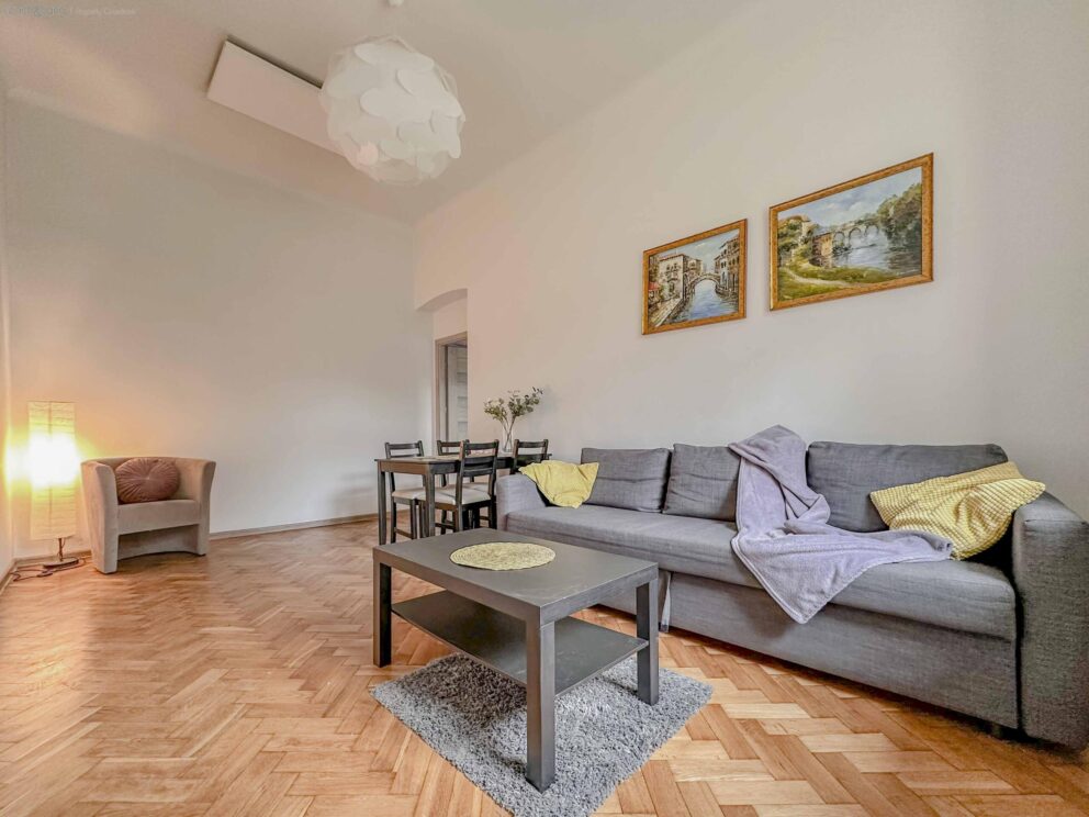 Szlak, przytulne, widok na zielony dziedziniec