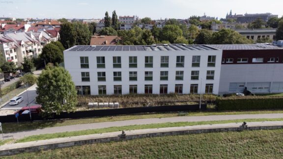 Nowoczesny budynek na cele edukacyjne – Kraków, Salwator
